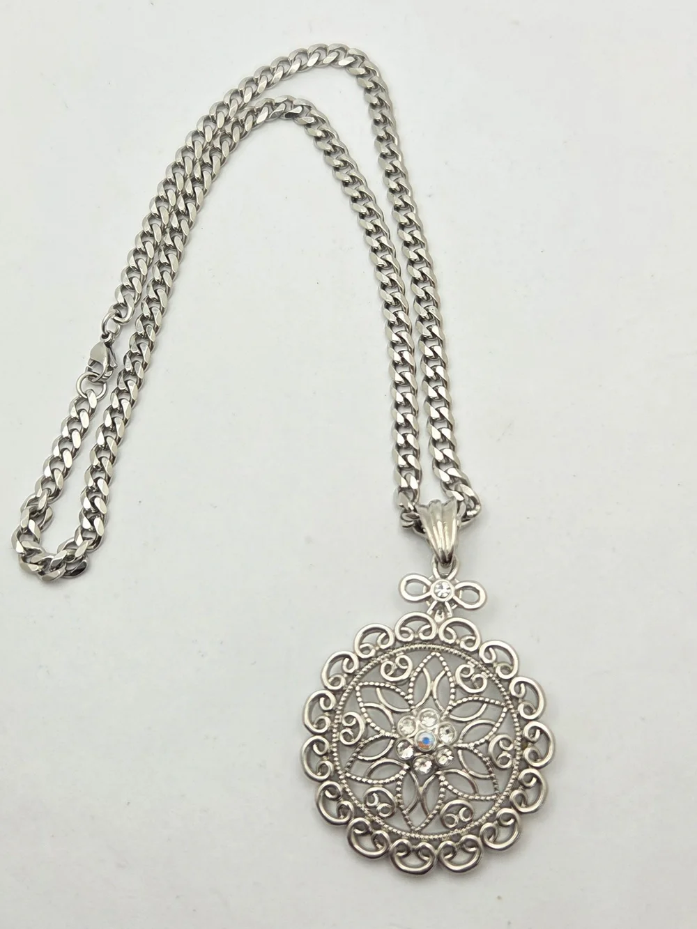 Silver Tone Openwork Floral Mandalla Pendant Necklace Rhinestone Accent 18